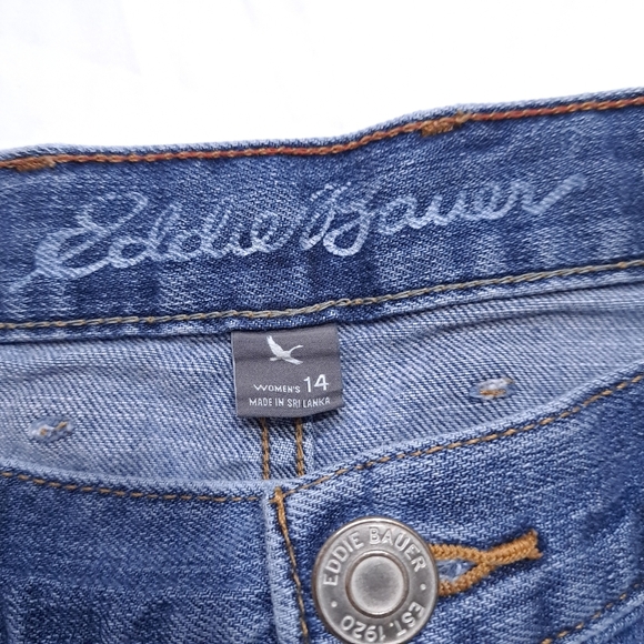 Eddie Bauer | Blue embroidered women's jean shorts pinned up sides - Picture 7 of 8